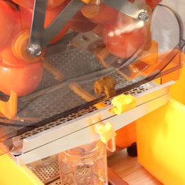 प्लास्टिक ताजा निचोड़ा हुआ नारंगी का रस मशीन 120W 50HZ - 60HZ